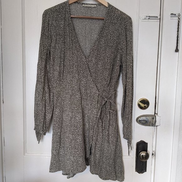 Abercrombie & Fitch Olive Green Wrap Dress, Size L - Picture 3 of 5